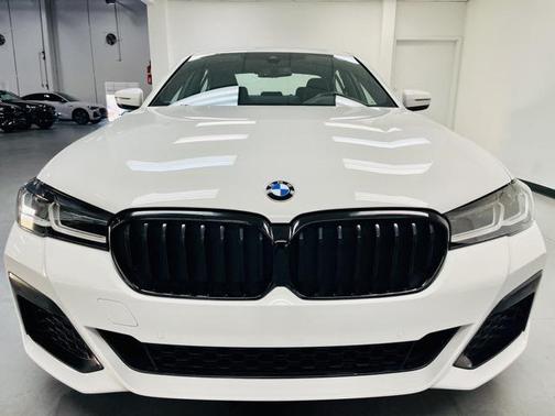 2022 BMW 530 i