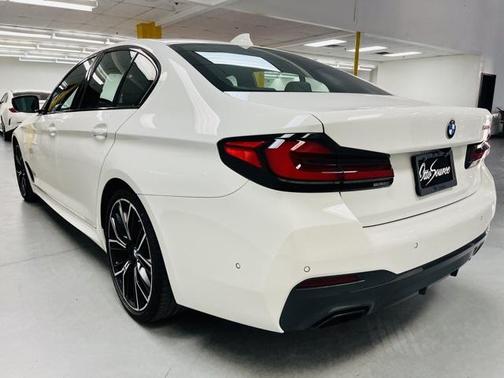2022 BMW 530 i