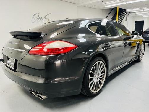 2011 Porsche Panamera 4S