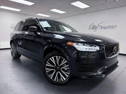 2021 Volvo XC90 T6 Momentum