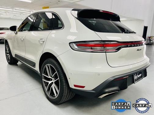 2022 Porsche Macan Base