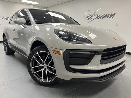 2022 Porsche Macan Base
