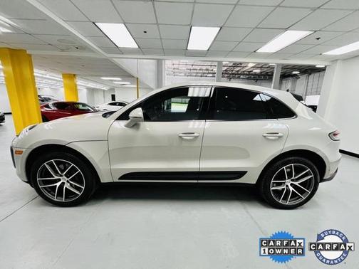 2022 Porsche Macan Base