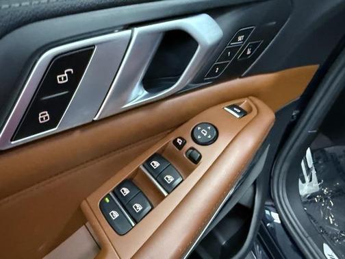 2022 BMW X5 M50i
