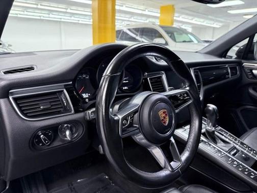 2018 Porsche Macan Sport Edition