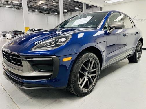 2023 Porsche Macan Base