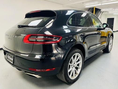 2018 Porsche Macan Base