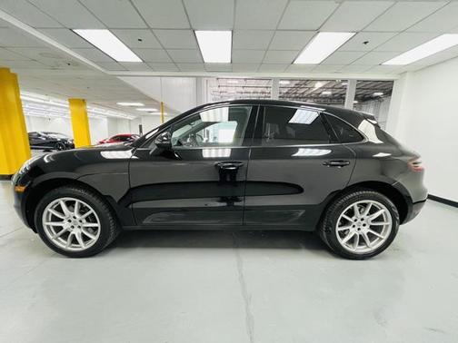 2018 Porsche Macan Base
