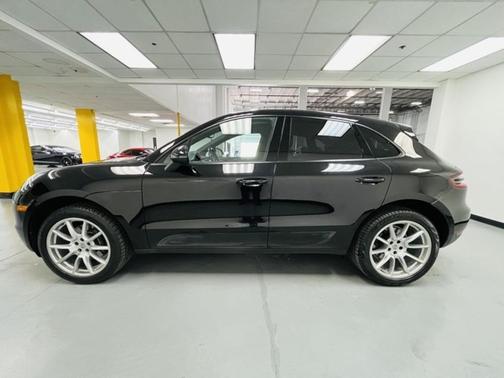 2018 Porsche Macan Base