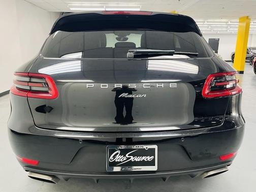 2018 Porsche Macan Base