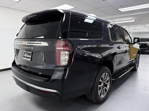 2022 Chevrolet Suburban LT