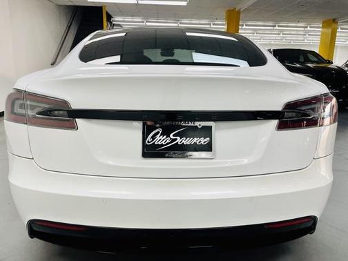 2022 Tesla Model S Base