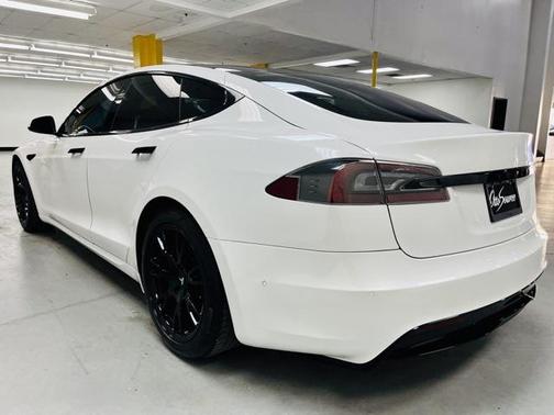 2022 Tesla Model S Base