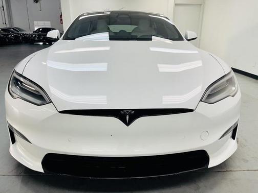 2022 Tesla Model S Base
