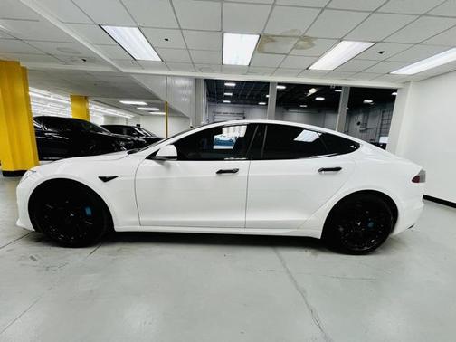 2022 Tesla Model S Base