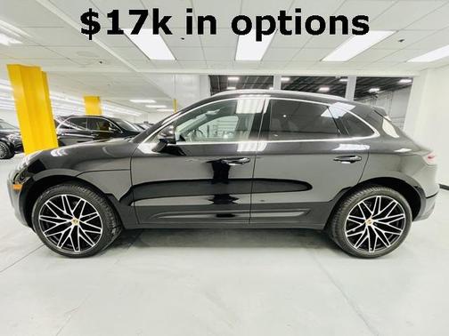 2022 Porsche Macan Base