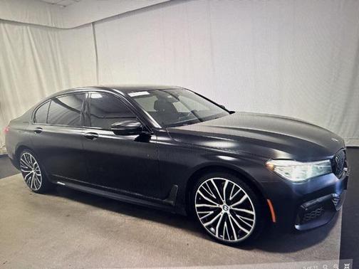 2019 BMW 740 i
