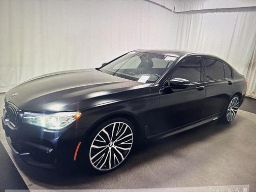 2019 BMW 740 i