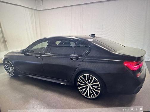 2019 BMW 740 i