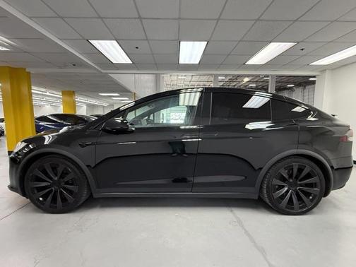 2022 Tesla Model X Base