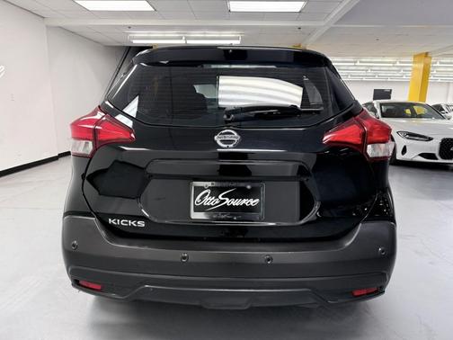 2020 Nissan Kicks S