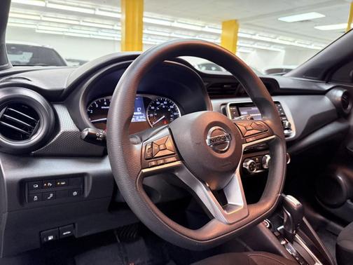 2020 Nissan Kicks S