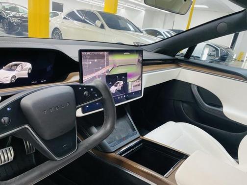 2022 Tesla Model S Base