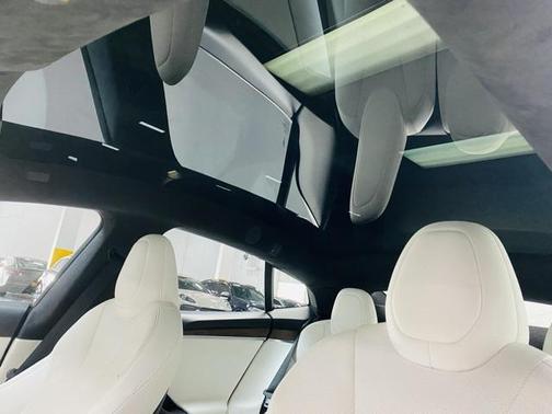 2022 Tesla Model S Base