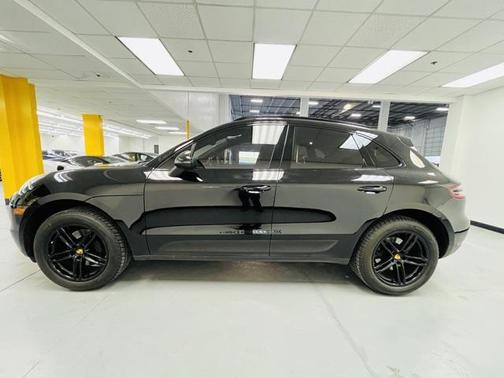 2018 Porsche Macan Base