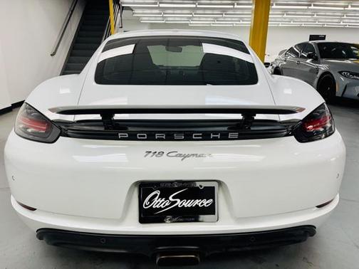 2017 Porsche 718 Cayman Base