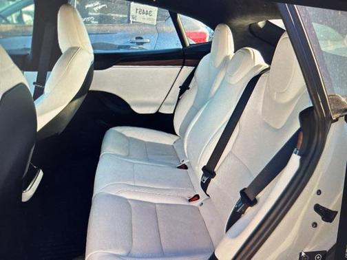 2022 Tesla Model S Base