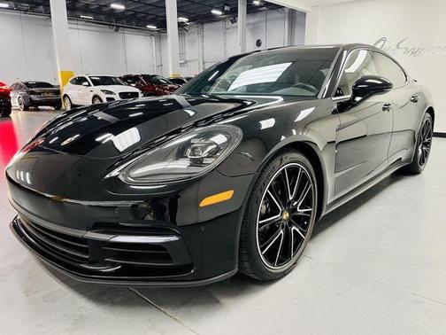2018 Porsche Panamera 4