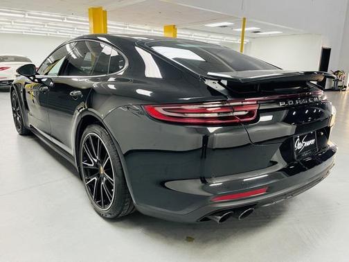 2018 Porsche Panamera 4