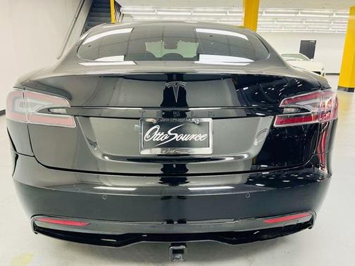 2022 Tesla Model S Base