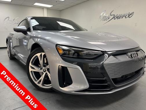 2022 Audi e-tron GT Premium Plus