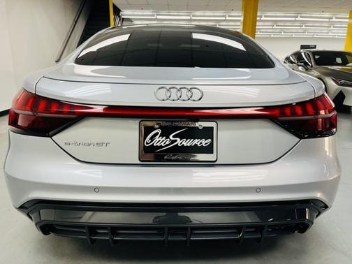 2022 Audi e-tron GT Premium Plus
