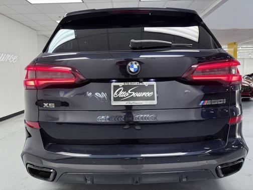 2022 BMW X5 M50i