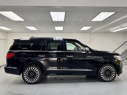 2018 Lincoln Navigator Black Label