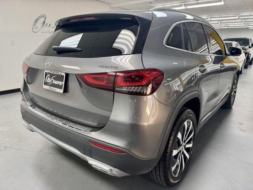 2021 Mercedes-Benz GLA 250 Base 4MATIC