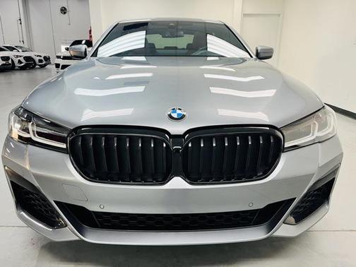 2022 BMW 530 i