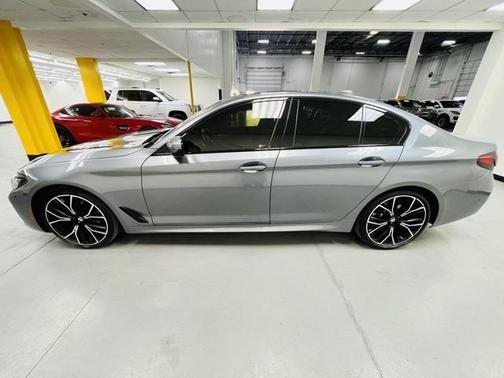 2022 BMW 530 i