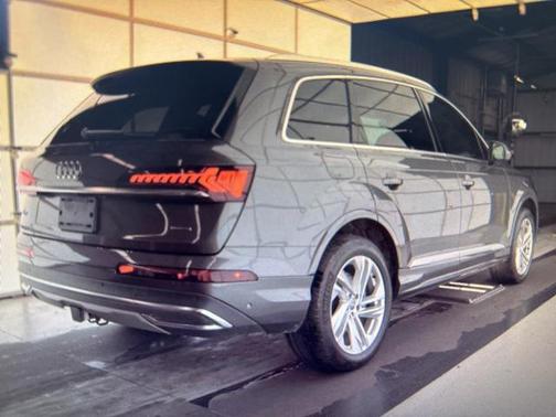 2020 Audi Q7 55 Premium Plus