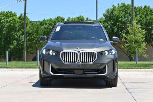 Manhattan Green Metallic 2026 BMW X5 PHEV xDrive50e