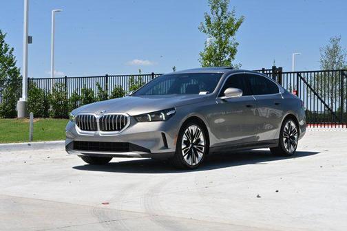 Oxide Grey Metallic 2025 BMW 530 530i