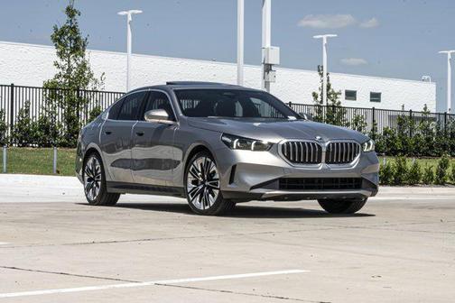 Oxide Grey Metallic 2025 BMW 530 530i