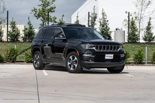 Diamond Black Crystal Pearlcoat 2023 Jeep Grand Cherokee 4xe Base