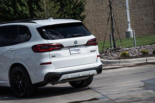 2022 BMW X5 M50i