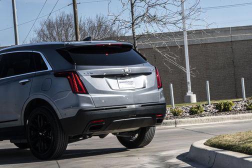 2022 Cadillac XT5 Premium Luxury