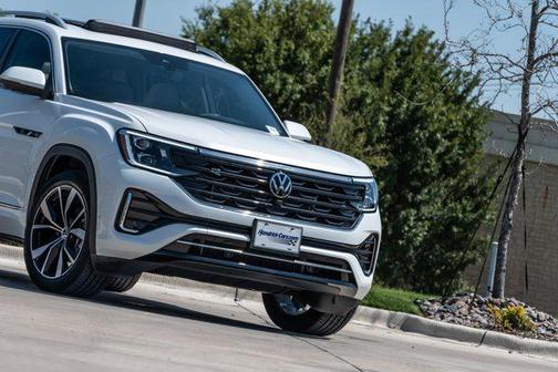 2025 Volkswagen Atlas 2.0T SEL Premium R-Line 4MOTION
