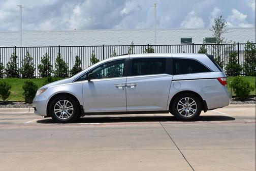 Alabaster Silver Metallic 2012 Honda Odyssey EX-L